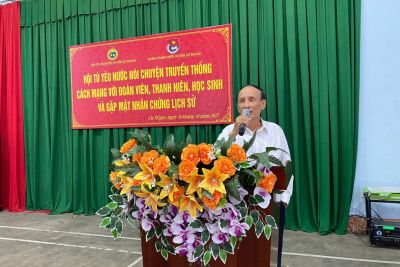 Trường THCS Nguyễn Tất Thành phối hợp với Hội tù yêu nước thị trấn Quảng Phú tổ chức nói chuyện truyền thống cách mạng với học sinh nhà trường