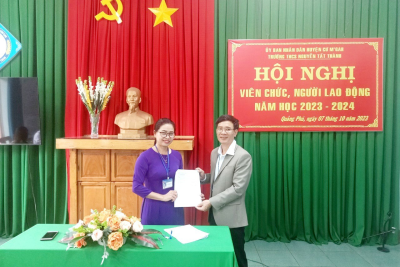 TRƯỜNG THCS NGUYỄN TẤT THÀNH TỔ CHỨC HỘI NGHỊ VIÊN CHỨC, NGƯỜI LAO ĐỘNG NĂM HỌC 2023 – 2024