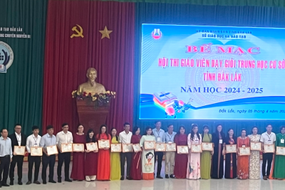 Thầy cô nhà trường đạt thành tích cao tại Hội thi Giáo viên dạy giỏi và giáo viên làm Tổng phụ trách đội giỏi cấp Tỉnh